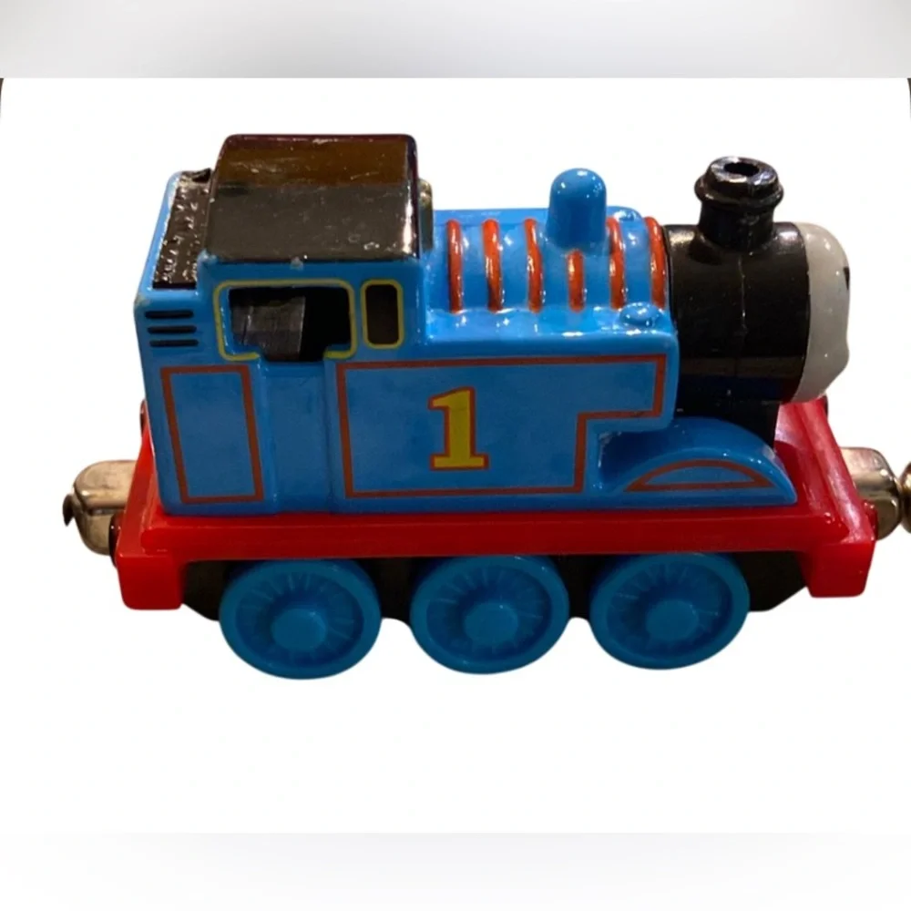Lot Of 6  ~ 4 Diescast Magnetic Thomas The Train  Friends And 2 Wooden Pieces